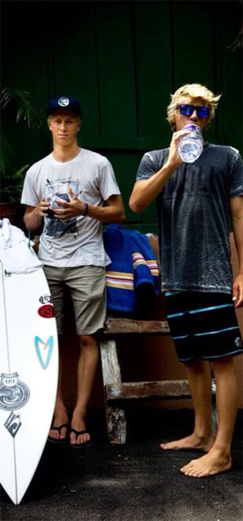 Dois surfistas